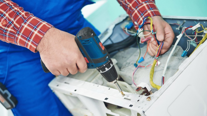 Alaşehir Vaillant Vaillant çamaşır makinesi kart tamiri – Su almama arızası orijinal parça ile giderildi. - Teknik servis örneği